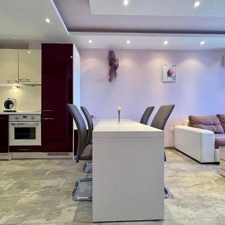 Апартамент Чаролит / Apartment Charoite Μπουργκάς Εξωτερικό φωτογραφία